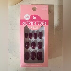 Mulberry Press-On Nails